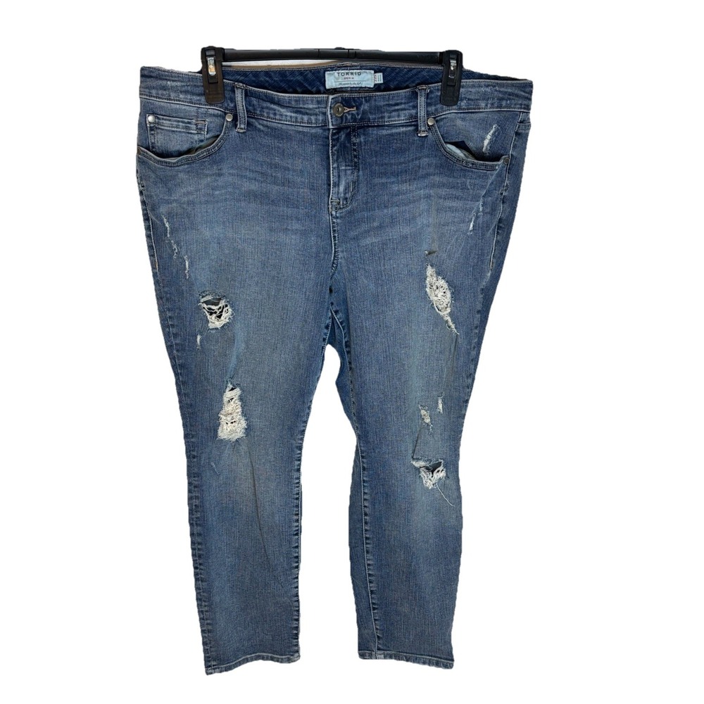 Torrid Medium Wash Boyfriend Jeans Size 22 Short Cut 202087